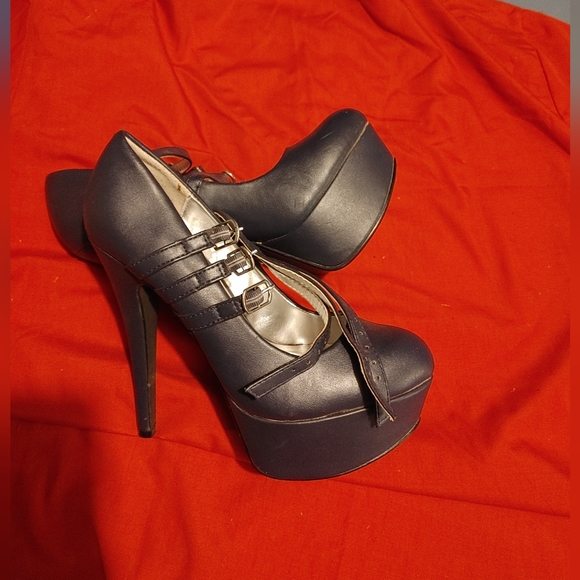 Anne Michelle Heels - Picture 6 of 6